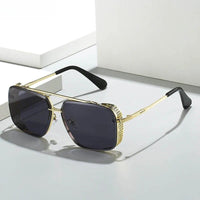 Marco dorado / Lentes negros