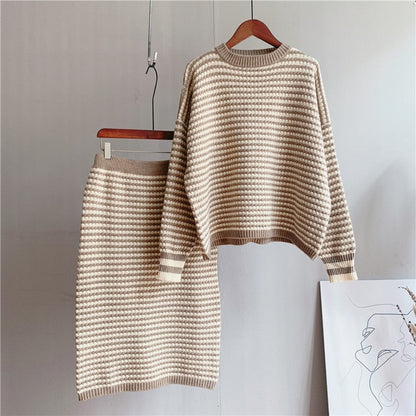 Conjunto Saia & Tricot Rapha